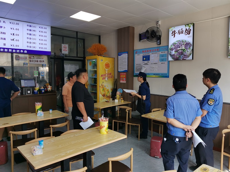 区安委办到庙街检查.jpg